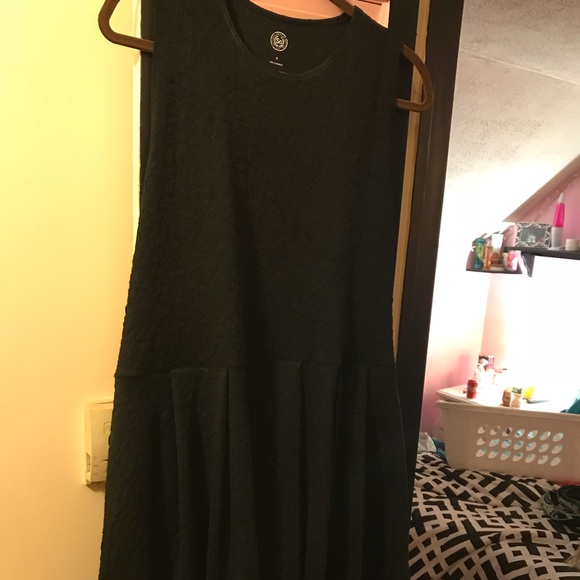 Plus size dress - Picture 2 of 3